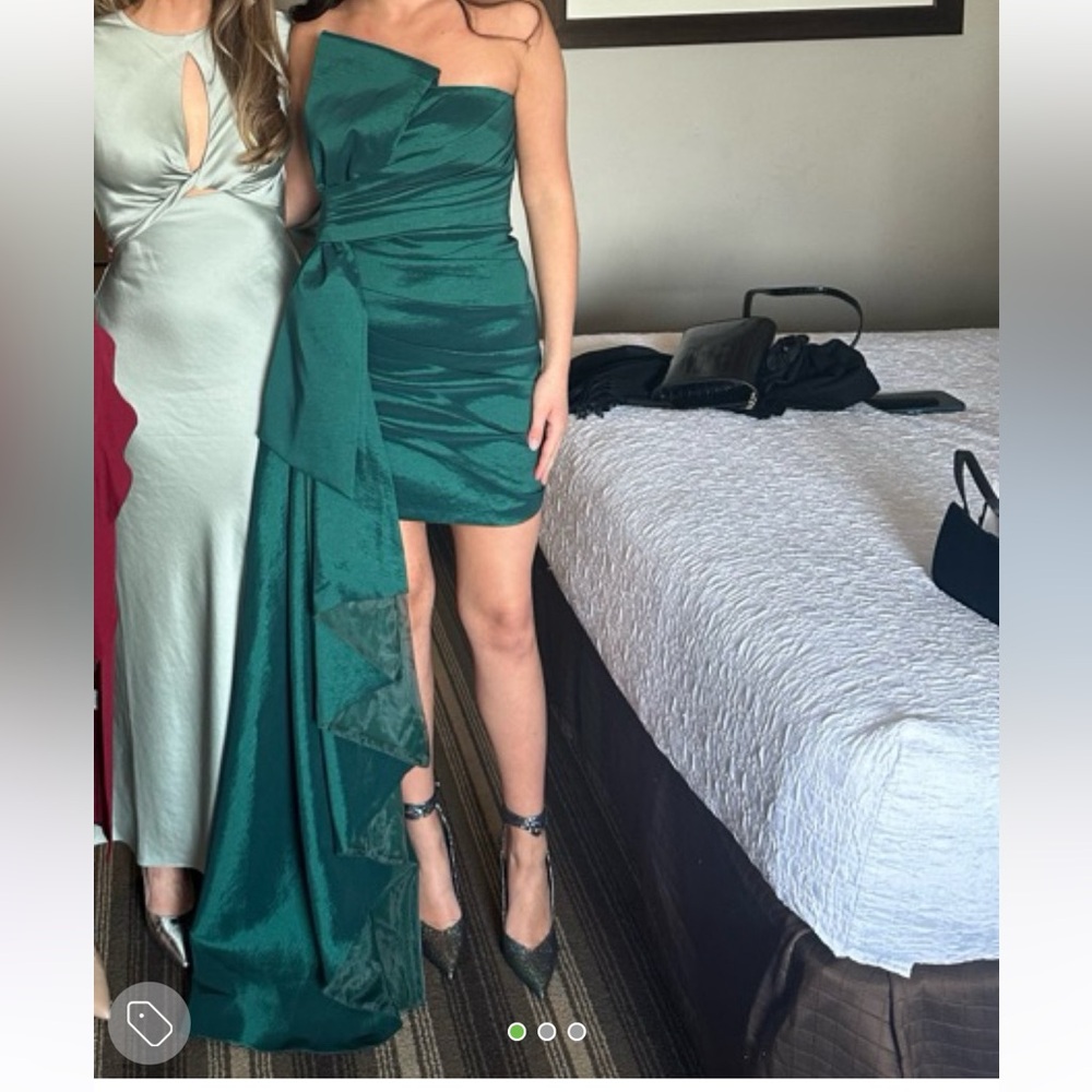 NBD Green Asymmetrical One Shoulder Sheath Dress